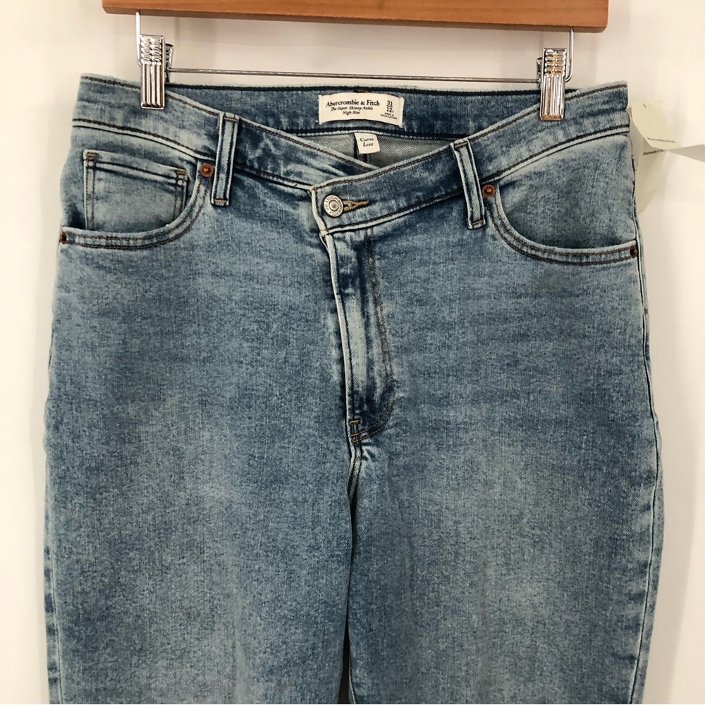 Abercrombie & Fitch Light Blue Skinny Jeans - Picture 6 of 10
